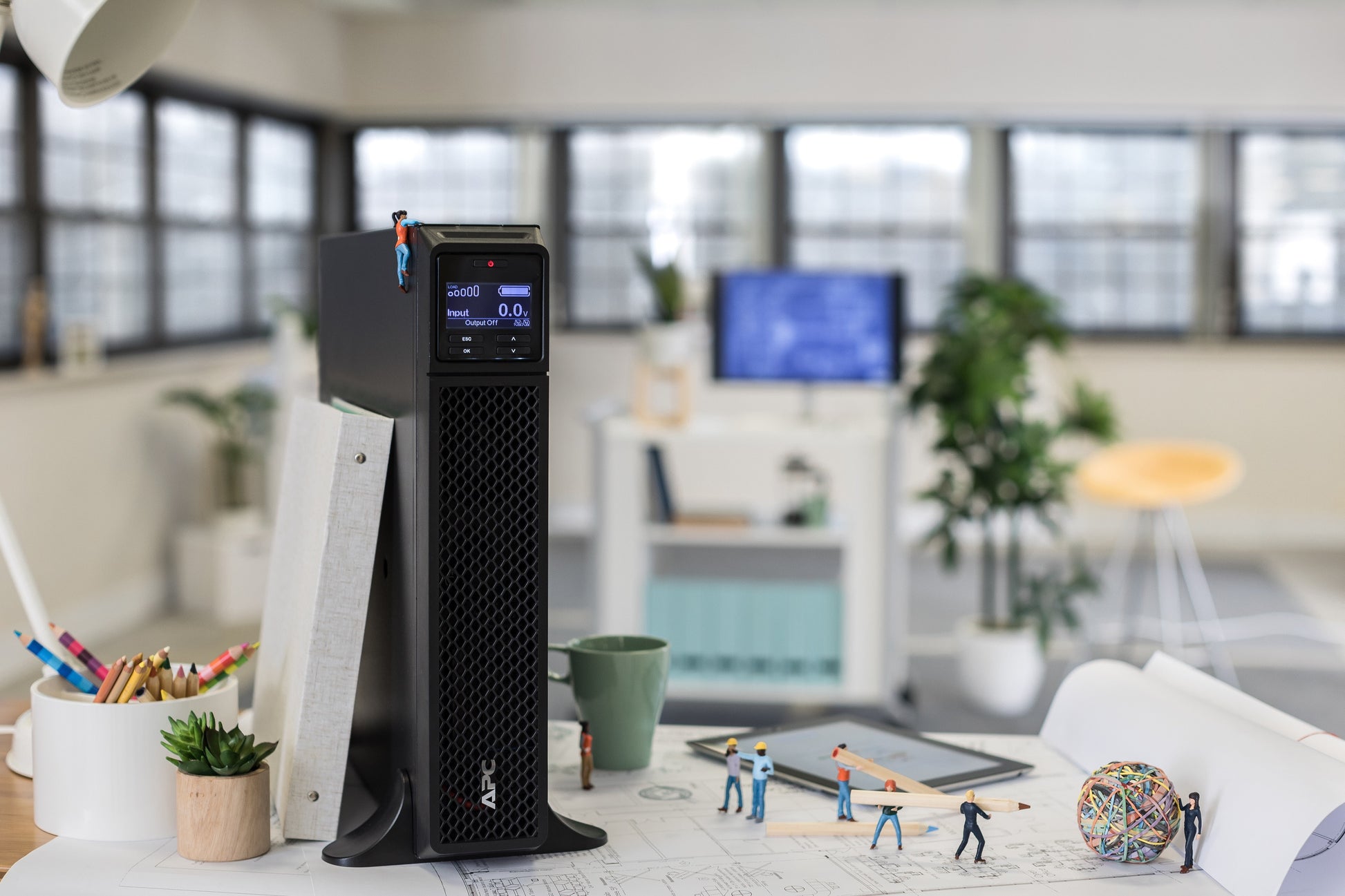 APC Smart-UPS SRT 3000 VA SRT3000XLI_68855.jpg