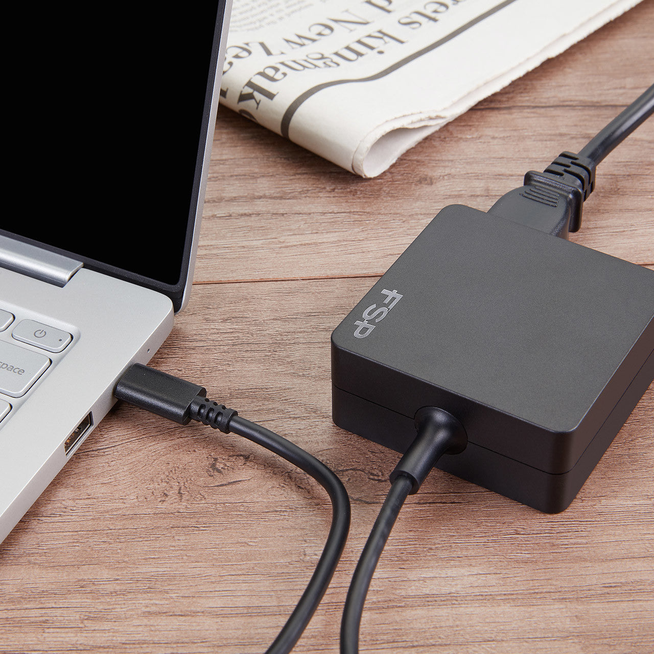 FSP NB C adaptateur de puissance & onduleur Intérieure 65 W Noir_69277.jpg