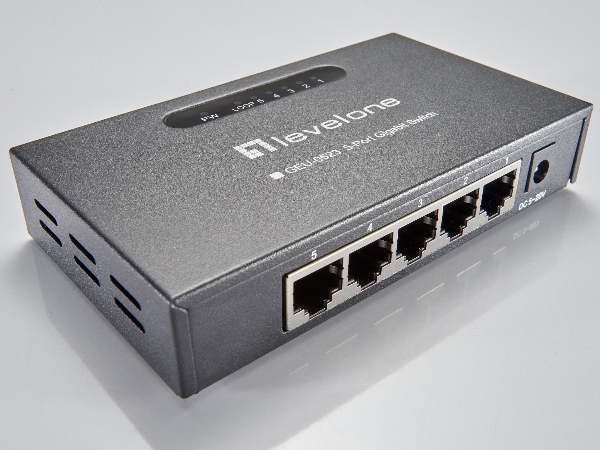 YY LevelOne Switch 5x GBit Unmanaged_68506.jpg