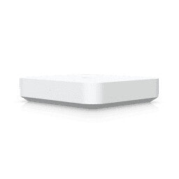 Ubiquiti Gateway Max entrée et régulateur